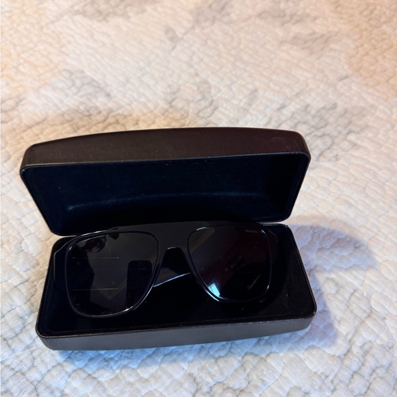 Versace Black Aviator Sunglasses Bold Design - Picture 3 of 13
